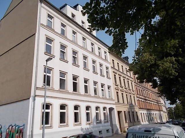 Großzügige 3-Zimmer mit Abstellraum, Laminat, Riesenküche, EBK und Wannenbad in uninaher Lage!! – Chemnitz – Vorschaubild 2