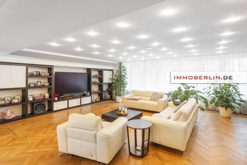 IMMOBERLIN.DE - Toplage Mitte! Großzügige Wohnung mit Loggien & exquisiten Ausstattungen – Berlin – Vorschaubild 3