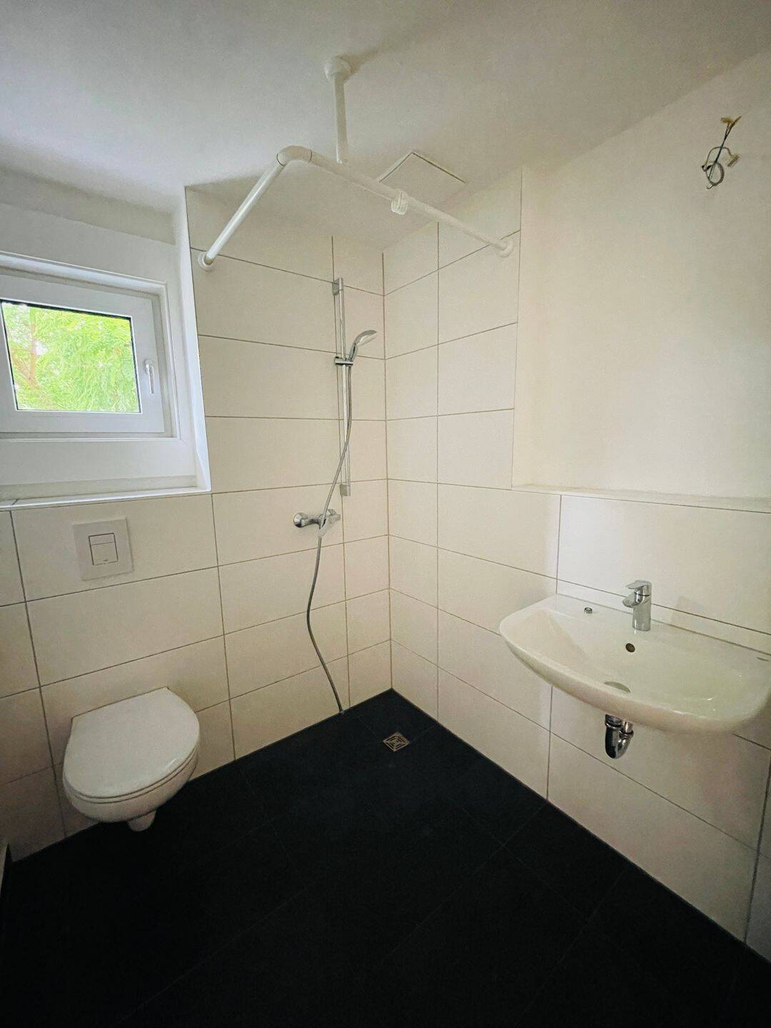 Große 3-Zimmer Wohnung mit zwei Badezimmern und Loggia – Nürnberg – Vorschaubild 9