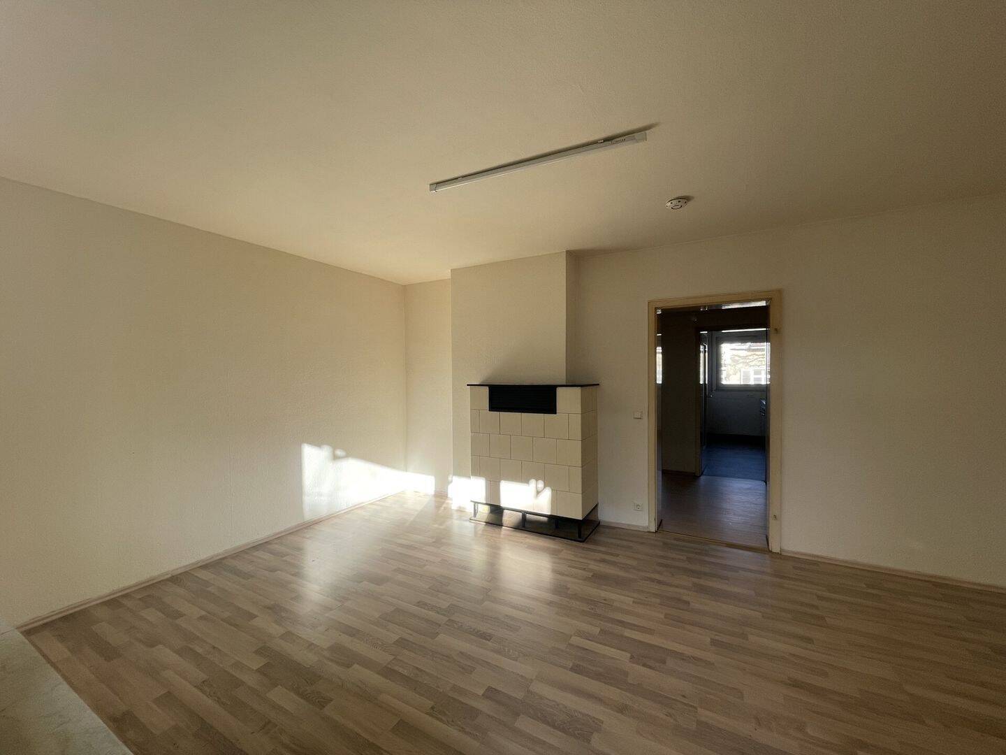 Sofort verfügbar: 2-Zimmer mit Terrasse und Küche – Stuttgart – Vorschaubild 6