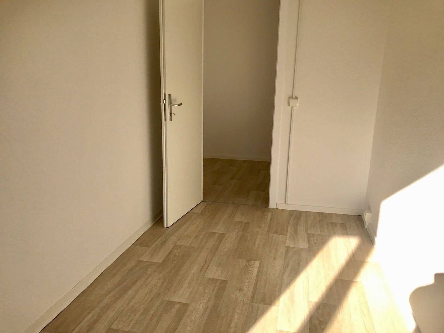 Zuhause im Grünen - Balkon & Park direkt vor der Tür – Chemnitz – Vorschaubild 5