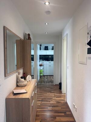 Traumhafte 4-Zimmerwohnung mit wunderschöner Terrasse im Grünen – 72663 Großbettlingen – Vorschaubild 1