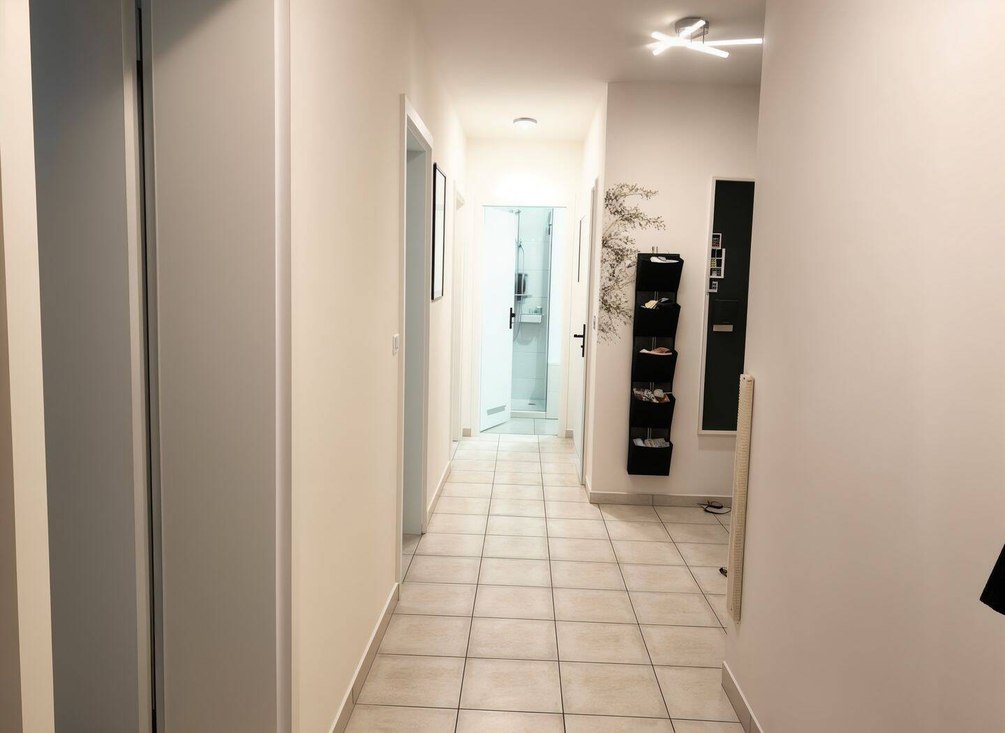 Kernsaniert: 4-Zimmer-Wohnung mit Loggia – Augsburg – Vorschaubild 3