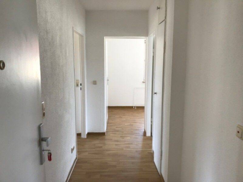 Erstbezug nach Sanierung - 2,5-Zimmerwohnung mit neuen Bodenbelägen