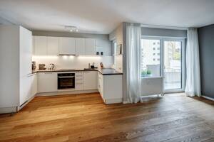 Au: Charmante, möblierte Wohnung mit großzügigem Balkon - bald frei – 81541 München – Vorschaubild 3
