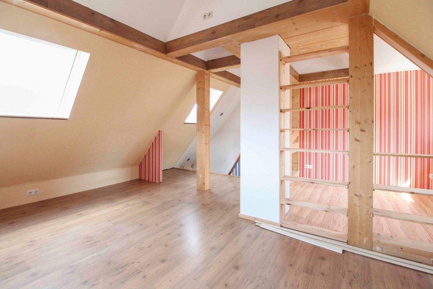 Harlingerode: DHH mit Kamin, PV-Anlage & Ausbauoption - 637 m² Grundstück in Sackgassenlage – Bad Harzburg – Bild 1 von 9