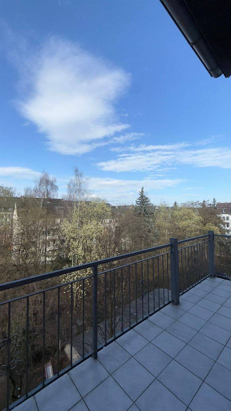 Wunderschöne Kaßbergwohnung mit Balkon und Einbauküche – Chemnitz – Vorschaubild 7