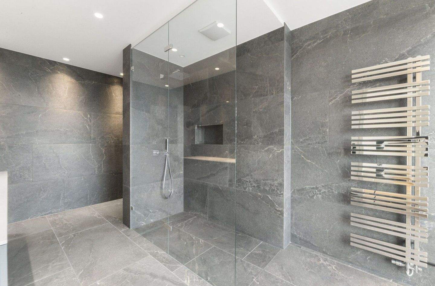 Fantastisches Penthouse mit (fast) Rundum-Blick über Nürnberg - mit 2 TG-Stellplätzen – Nürnberg – Vorschaubild 9