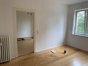 Dölitz-Dösen* tolle 2 Raum-Wohnung mit Balkon * Dielenfußboden* Tageslichtbad*