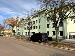 Exklusive Eigentumswohnung inkl. sehr hochwertiger Einbauküche und großem Balkon, optional Stellplatz – 6110 Halle (Saale) – Vorschaubild 3