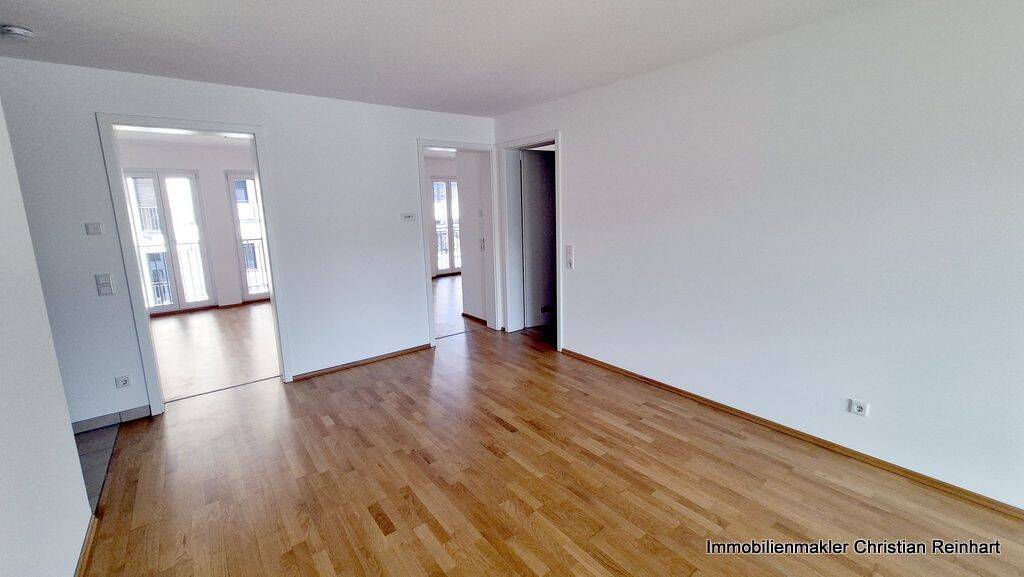 *** 5 Zimmer Wohnung mit TG Stellplatz und Balkonloggia in Johannis *** – Nürnberg – Vorschaubild 4