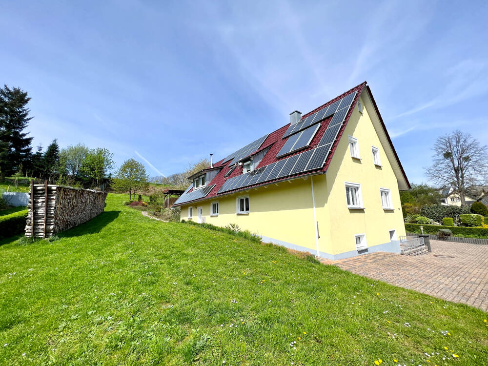 Energetisch modernisiertes Ein- bzw. Zweifamilienhaus mit Doppelgarage und Garten! – Untersiemau – Vorschaubild 2
