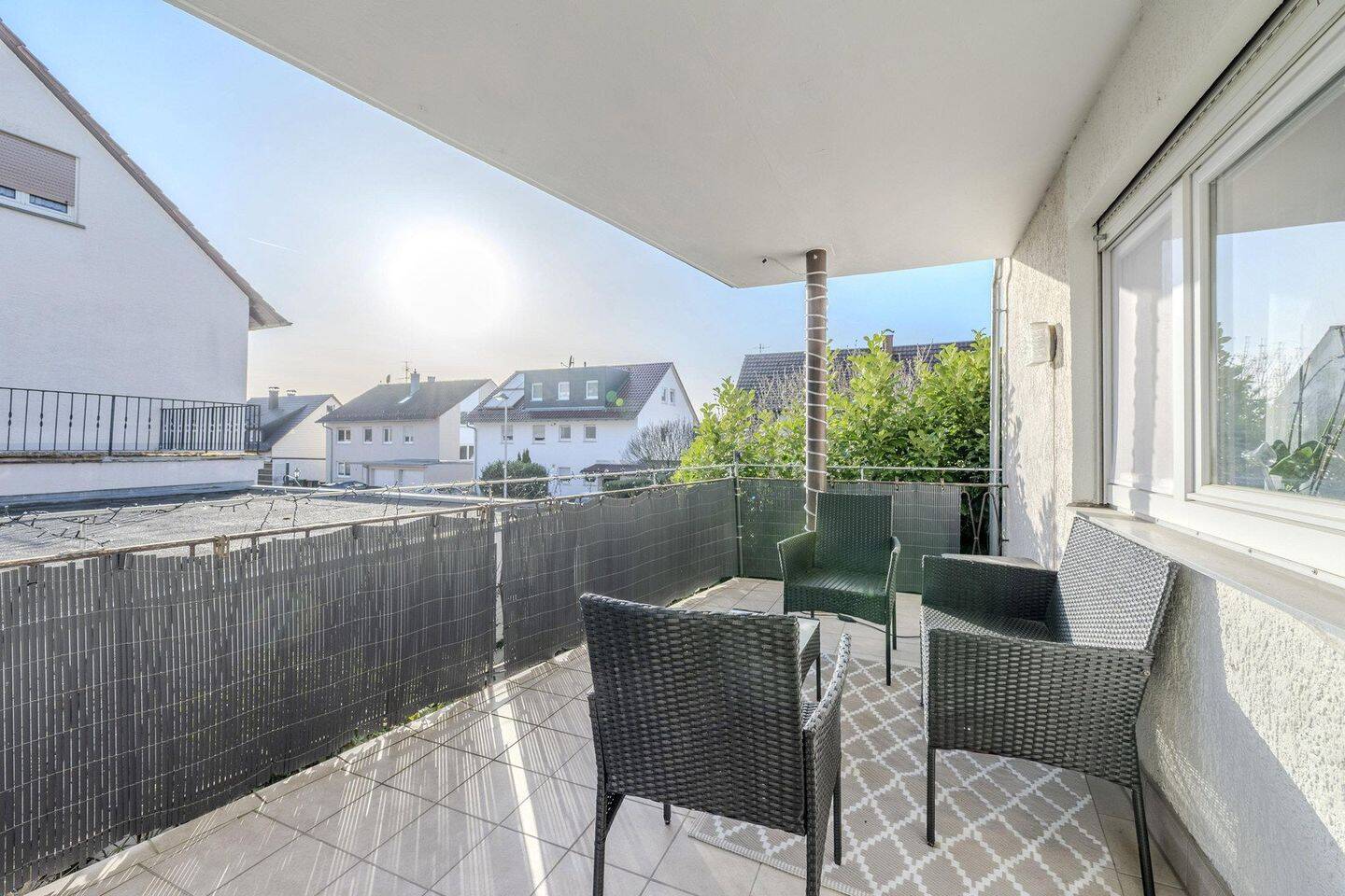 Sanierte 3-Zimmer-Wohnung mit großem Balkon & Einbauküche in Oberstenfeld