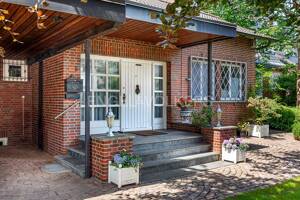 Viel Raum für Ihre Wohnideen - Großzügiges Zuhause mit Westgrundstück und Gartenidylle