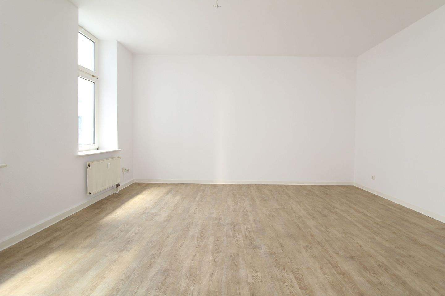 Frisch renovierte 4-Zimmer-Wohnung im Herzen von Magdeburg! ++ WG-geeignet ++ – Magdeburg – Vorschaubild 7