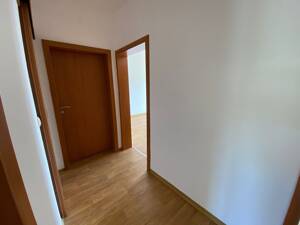 Ruhiges Wohnen in Jena-Nord: Zeitlose Wohnung mit Balkon, EBK und Tageslichtbad – 7743 Jena – Vorschaubild 6