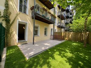 Kernsanierte Altbauwohnung mit Terrasse und Garten - urban wohnen, ruhig genießen – 10249 Berlin – Vorschaubild 4