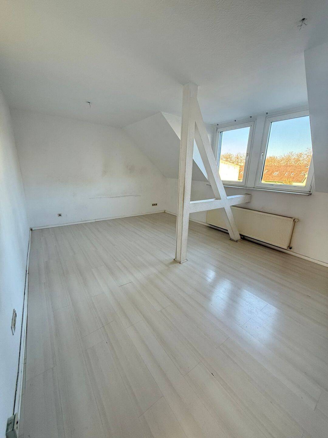 Gepflegte 3,5-Zimmer-Wohnung in Oberhausen – Oberhausen – Vorschaubild 2