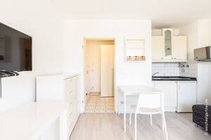 Bezugsfreies Appartement mit Balkon in ruhiger Innenhoflage – 81539 München – Vorschaubild 7