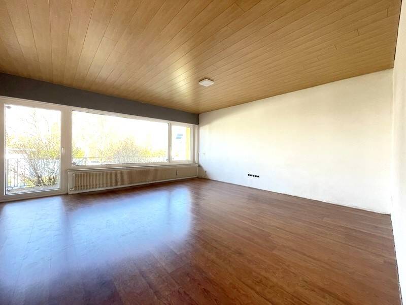 Geräumiges Zweifamilienhaus mit über 200 m² Wohnfläche in ruhiger Lage von Rückersdorf – Rückersdorf – Vorschaubild 2