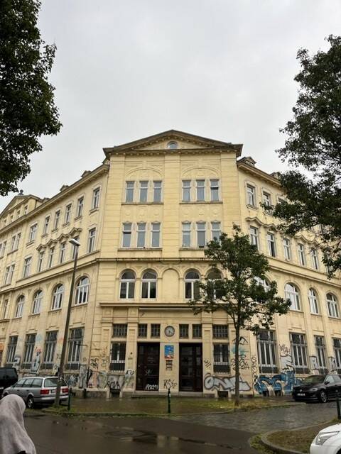 Praktisch für Pendler/Singles: Renovierte 1-Raumwohnung mit Einbauküche und Wohlfühlcharakter