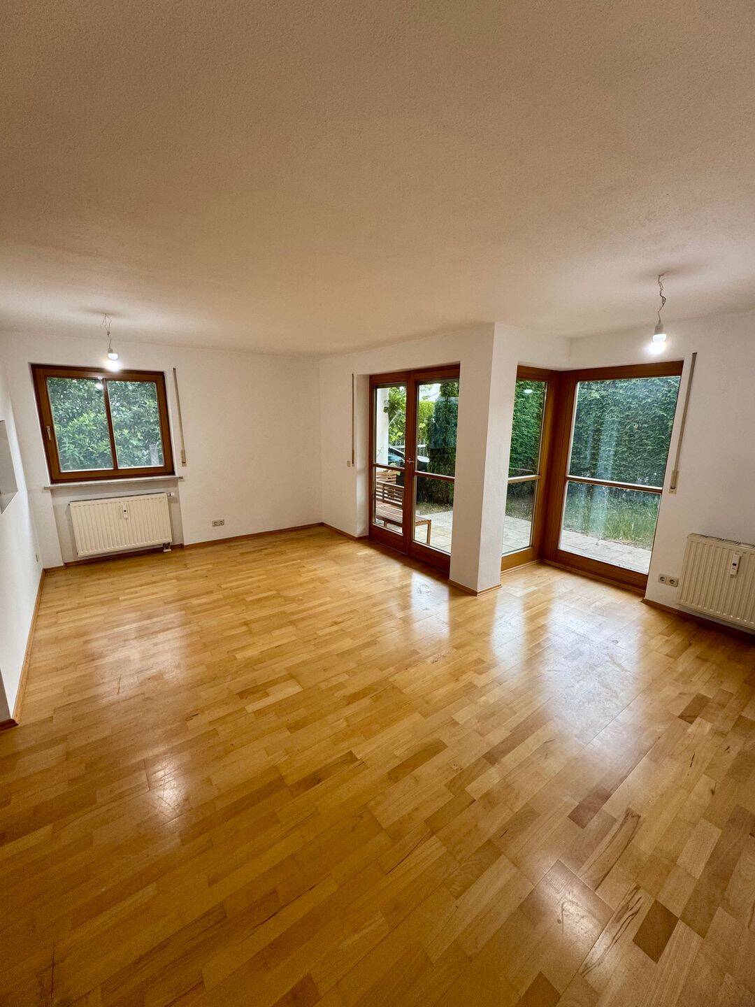 Maisonettewohnung 3 Zimmer 85 qm, eigener Garten & Einzelgarage – München – Vorschaubild 2