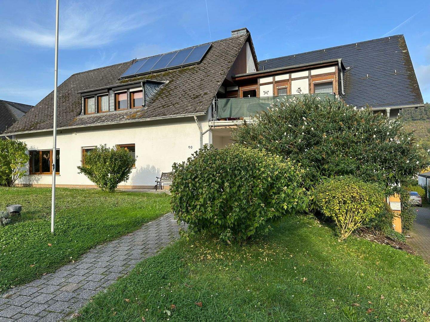 Mehrfamilienwohnhaus in Pünderich an der Mosel mit 5 Wohneinheiten und einer Wohnfläche von ca. 430 m² – Pünderich – Bild 1 von 9
