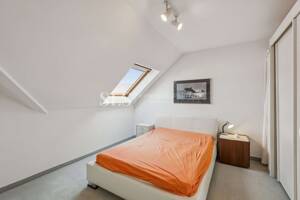 Helle Dachgeschosswohnung mit Loggia und viel zusätzlicher wohnlicher Nutzfläche im Dachgeschoss – 40470 Düsseldorf – Vorschaubild 8