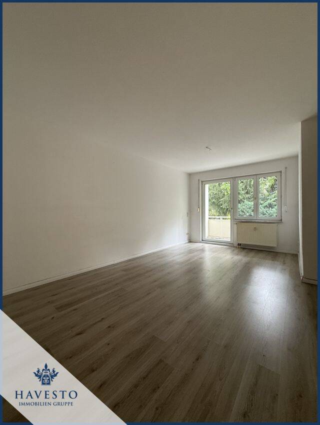 Renovierte 2-Raum Wohnung mit Balkon, Neuer Einbauküche & Stellplatz! – Magdeburg – Vorschaubild 2
