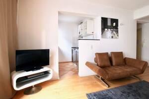 Stilvoll möbliertes Apartment im Herzen von Köln – 50672 Köln – Vorschaubild 9