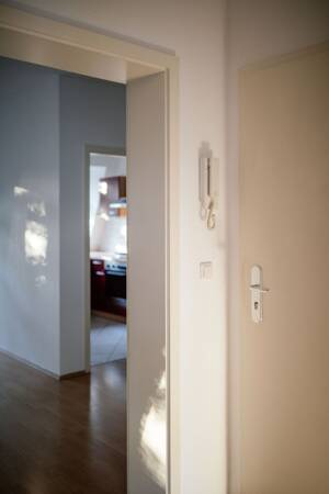 2 Raum-Wohnung in toller Lage – 1097 Dresden – Vorschaubild 2
