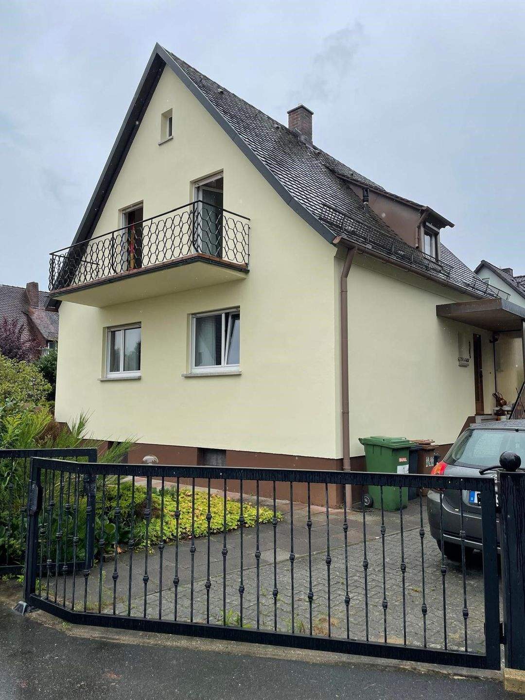 Gut aufgeteiltes, gepflegtes Einfamilienhaus 179 m² Wohn-Nutzfläche, kann sofort bezogen werden, in sehr guter Wohnlage in Hersbruck/Altensittenbach – Hersbruck – Bild 1 von 9