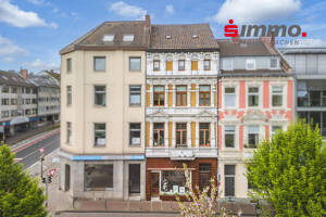Dreifensterhaus als Denkmal im inneren Grabenring, in 300 Meter Entfernung zum Dom