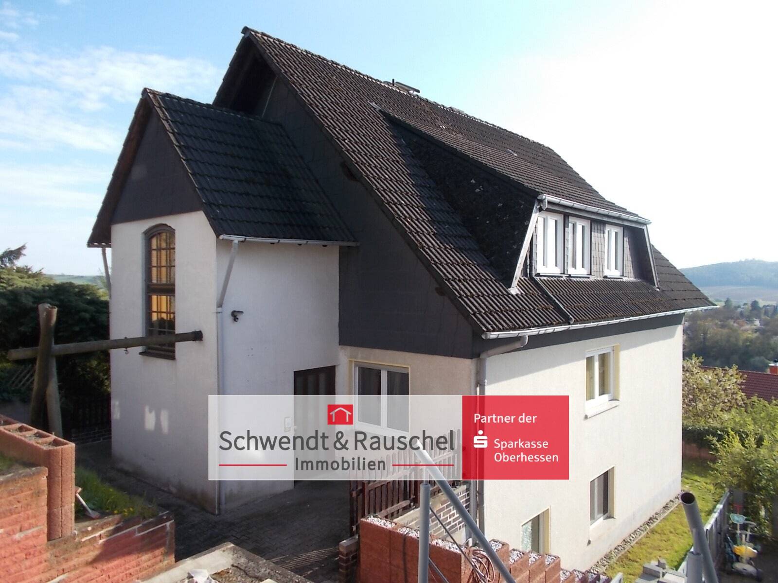 Begehrte Lage - Familienhaus mit 3 Wohnungen in Büdingen