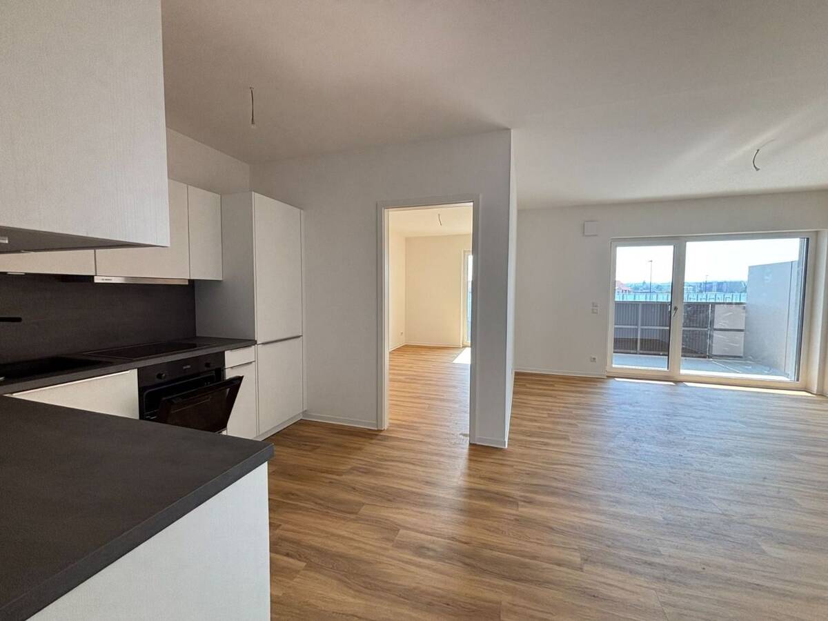 Tolle 4-Zi.-Whg. mit gehobener Ausstattung und praktischem Grundriss !!! – 1159 Dresden – Bild 1 von 9