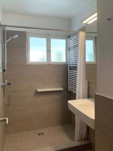 Hell, großzügig und mit Fernblick! 4-Zimmer-Wohnung mit Küche, Bad und Loggia in unmittelbarer Nähe zum Cottbusser Platz – Saarbrücken – Vorschaubild 9