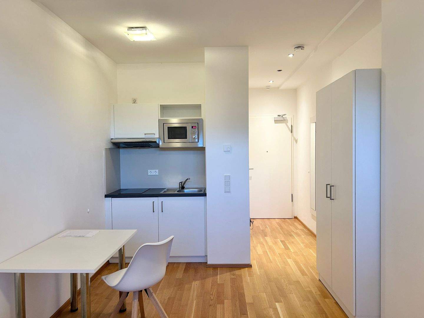 ***NICE LIVING*** TOP MODERNES VOLL MÖBLIERTES 1 ZIMMER APARTMENT MIT TERRASSE – Nürnberg – Vorschaubild 3