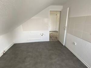 Ab 01.10. - Süße Dachgeschosswohnung für den netten Single – 38723 Seesen – Vorschaubild 5