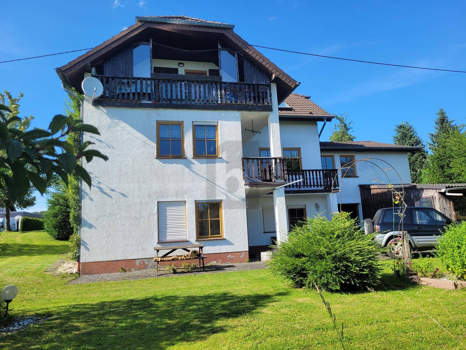 VIEL PLATZ MIT EINLIEGERWOHNUNG IM GRÜNEN – Weinsheim – Bild 1 von 5