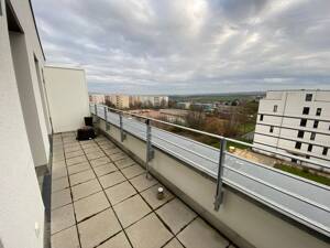 Helle 2-Zimmer-Dachgeschoss-Wohnung mit Terrasse – 1189 Dresden – Vorschaubild 4
