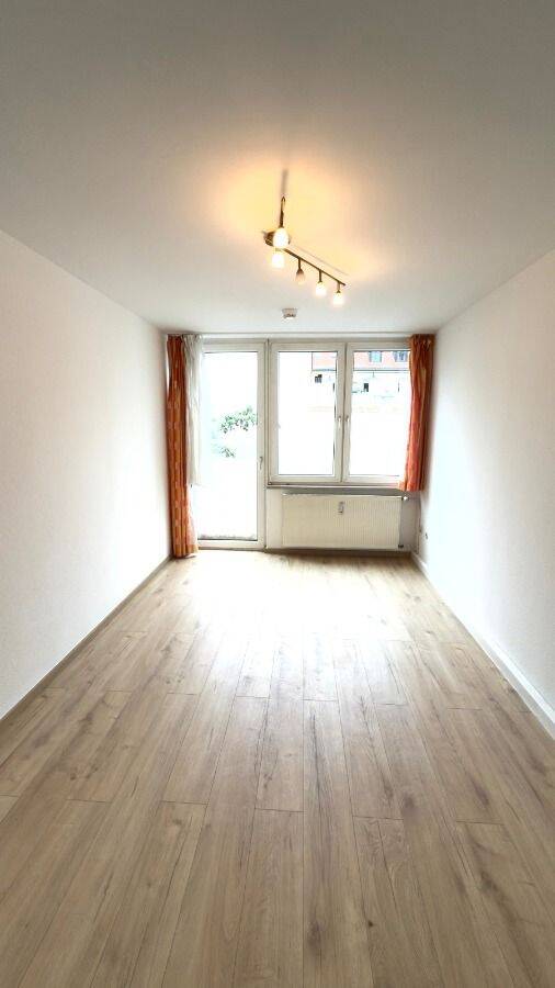 WEIGERT: Modernisierte, helle 1-Zimmer-Wohnung mit kleinem Balkon in zentraler Lage in Maxvorstadt – München – Vorschaubild 3