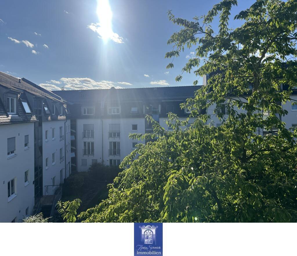 Sicher investieren: Dachgeschoss-Wohnung in Freital mit großem Balkon & laufender Miete