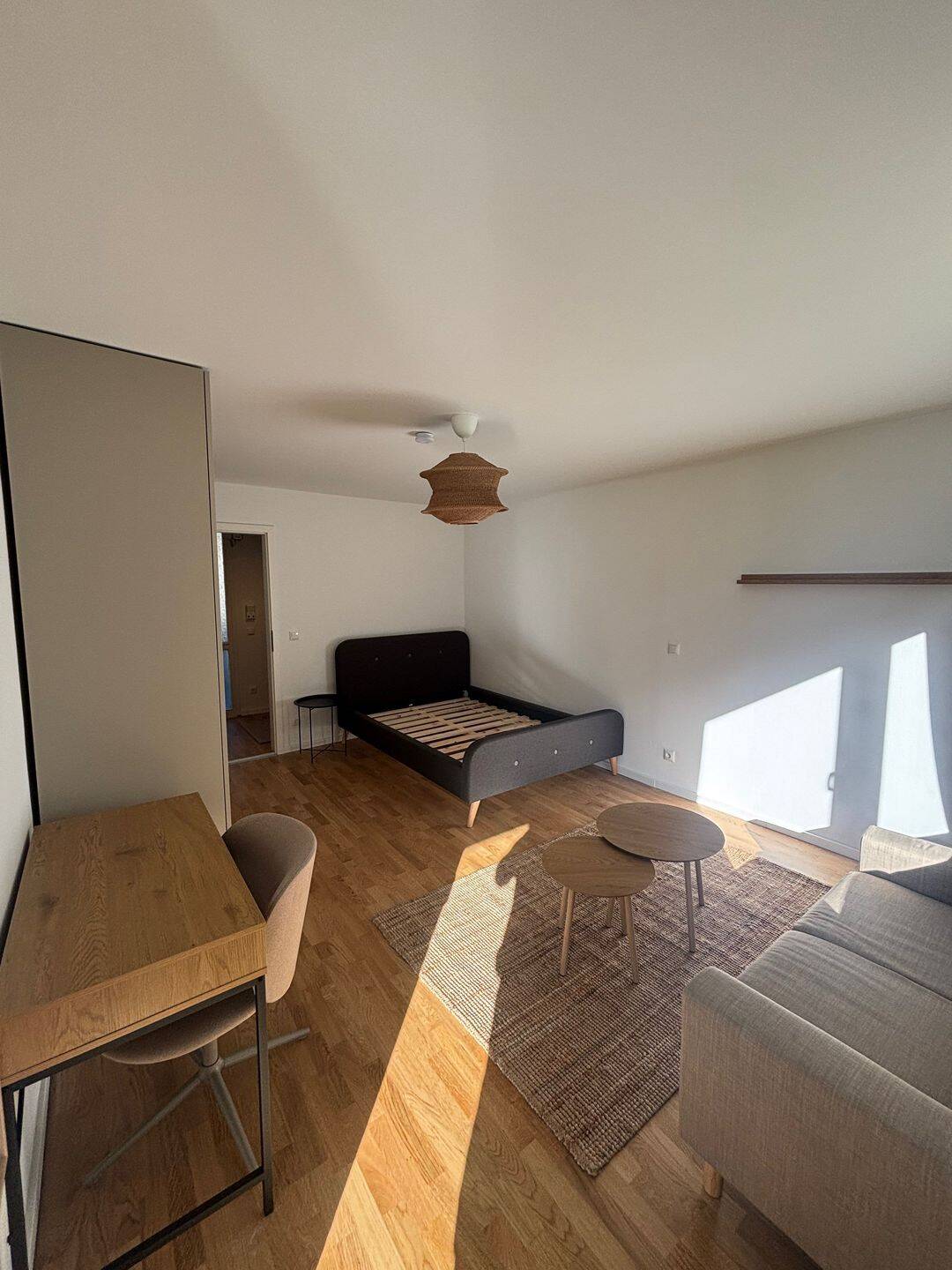 ? Großzügiges Zimmer in Moderne 3er-WG – München Forstenriederallee – München – Vorschaubild 3