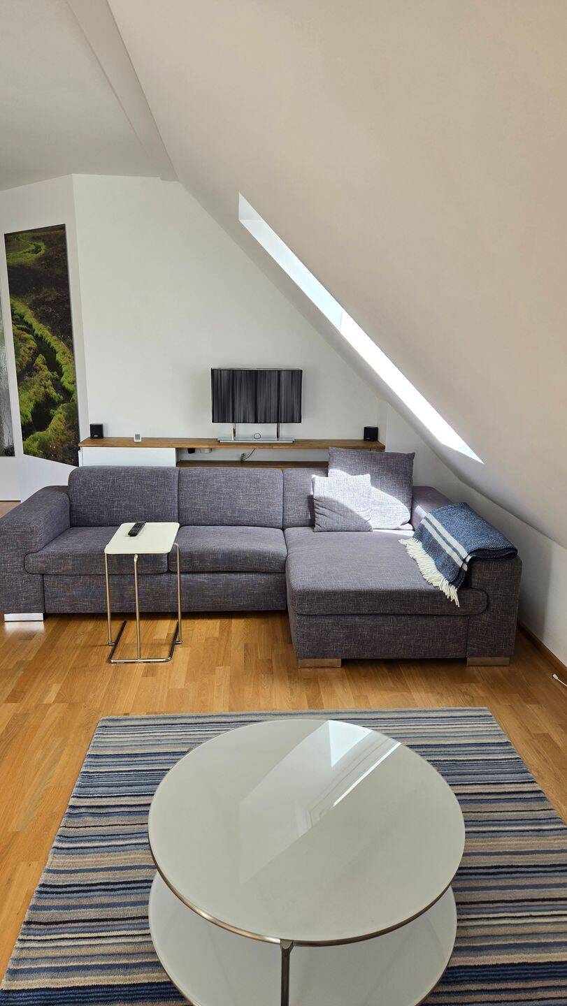 Charmante 2Zi. + Studio, SW-Loggia, Lift, Tageslichtbad, sehr gute Infrastrukutur! – München – Vorschaubild 5