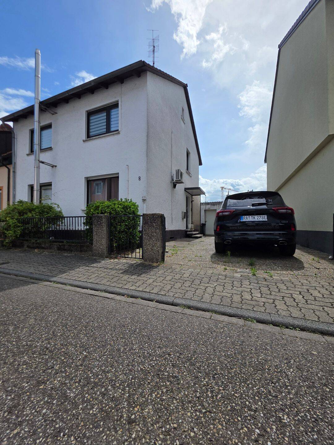 +++ gemütliches 1-FH + bebaubares Grundstück + Garten + Garage + TOP Lage in Karlsruhe Neureut +++ – Karlsruhe – Bild 1 von 9