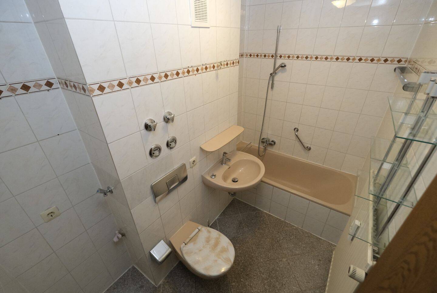 2-Zimmer Wohnung mit Balkon, 1OG, Aufzug, 63qm – Nürnberg – Vorschaubild 7