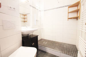 2-room furnished apartment from 01.09, parking, next to Ubahn – 22455 Hamburg – Vorschaubild 1
