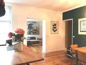 Familiengerechte 6-Zimmer-Wohnung mit Altbauflair – 10405 Berlin – Vorschaubild 2