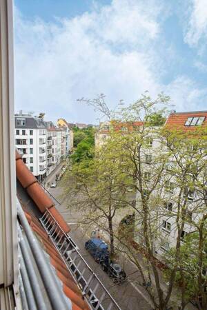 Traumhafte City-Dachgeschoßwohnung mit Aufzug unweit Lietzensee