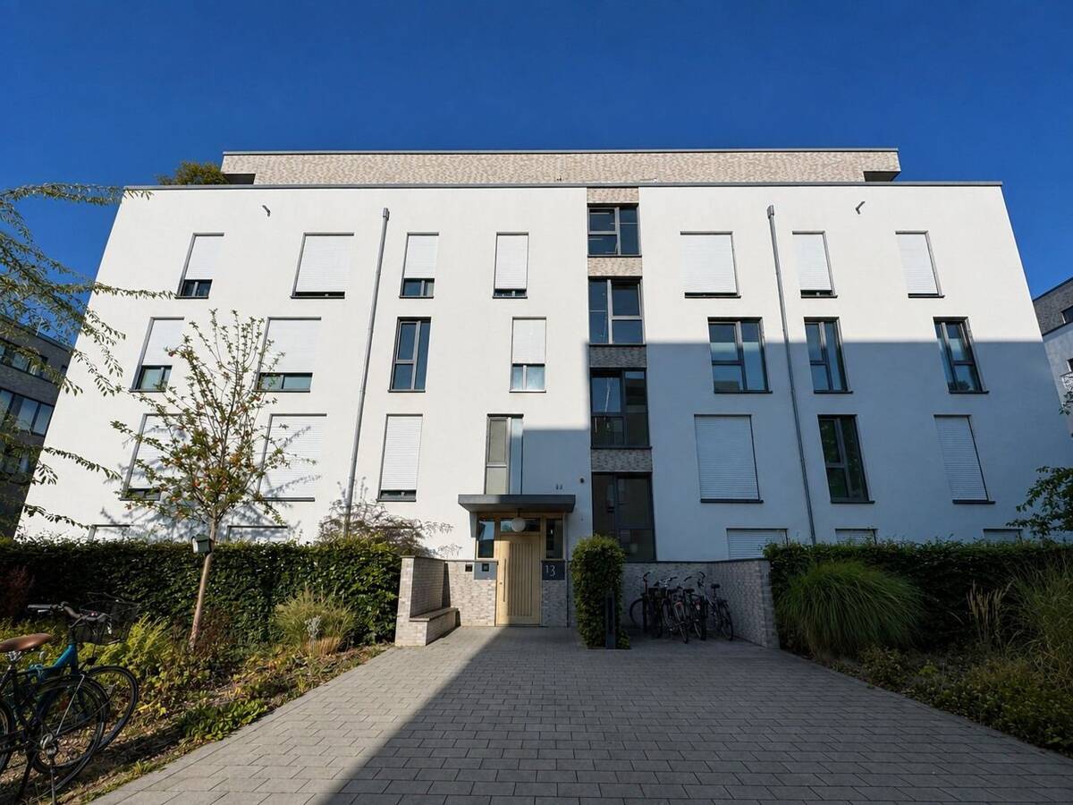 Modernes Wohneigentum mit Perspektive - vermietete 3-Zimmer-Wohnung – 50858 Köln – Bild 1 von 9
